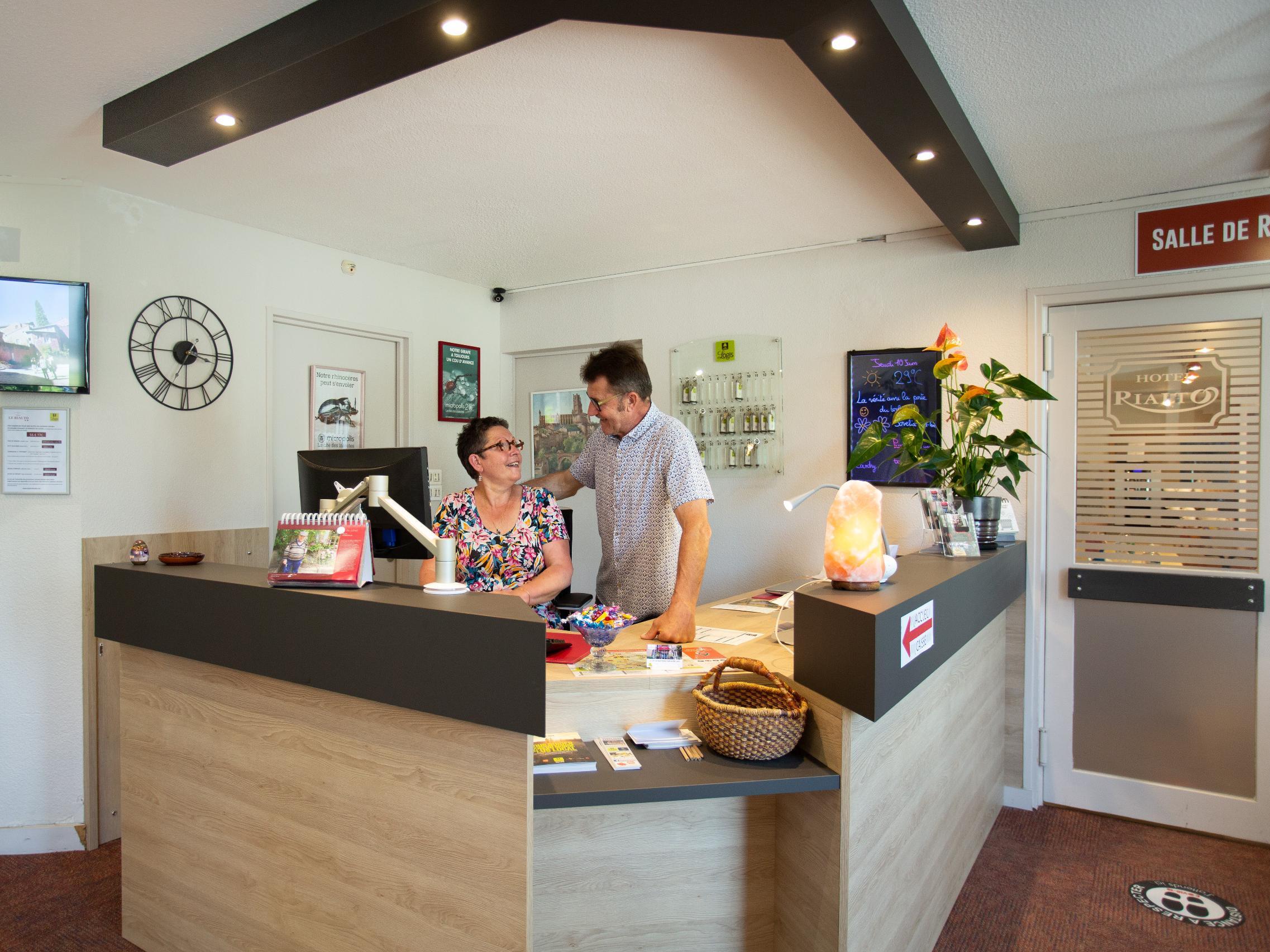 Logis Hotel- Hotel Restaurant Le Rialto Le Sequestre Luaran gambar