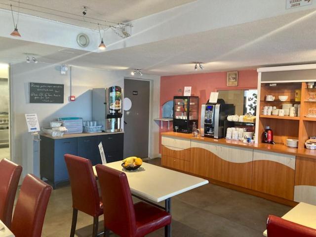 Logis Hotel- Hotel Restaurant Le Rialto Le Sequestre Luaran gambar