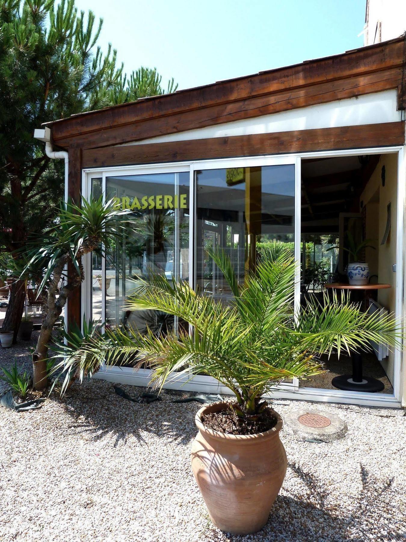 Logis Hotel- Hotel Restaurant Le Rialto Le Sequestre Luaran gambar